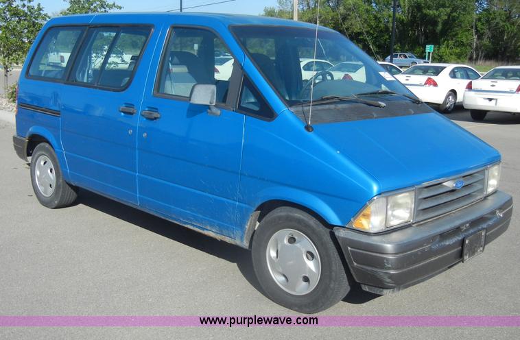 image for item D4018 1996 Ford Aerostar XLT mini van