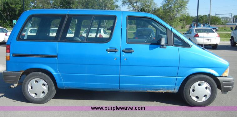 image for item D4018 1996 Ford Aerostar XLT mini van