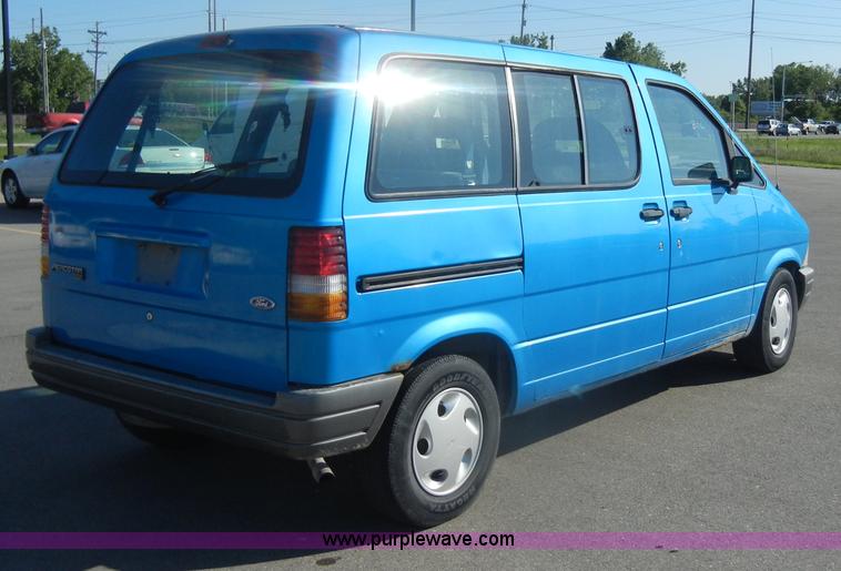 image for item D4018 1996 Ford Aerostar XLT mini van