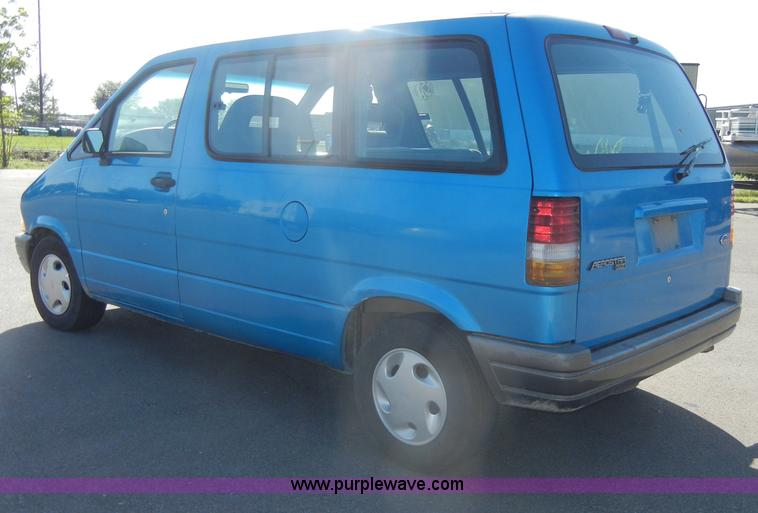 image for item D4018 1996 Ford Aerostar XLT mini van