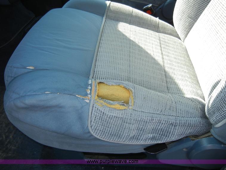 image for item D4018 1996 Ford Aerostar XLT mini van