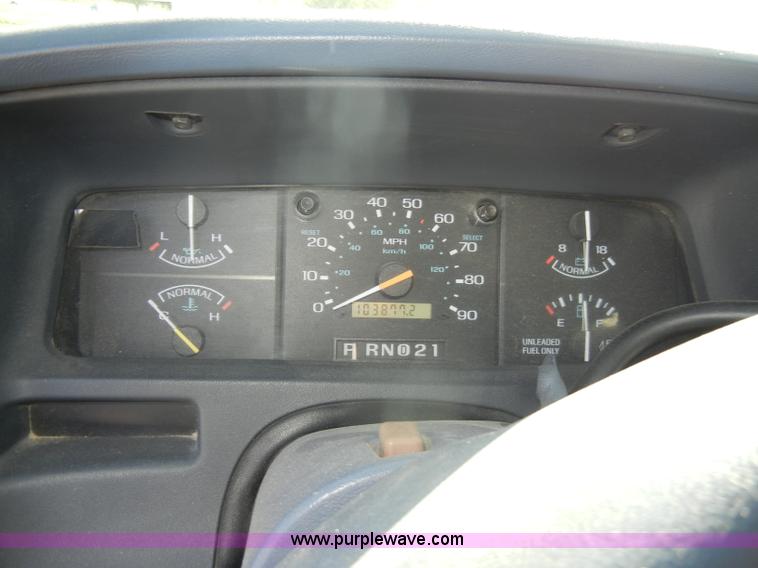 image for item D4018 1996 Ford Aerostar XLT mini van