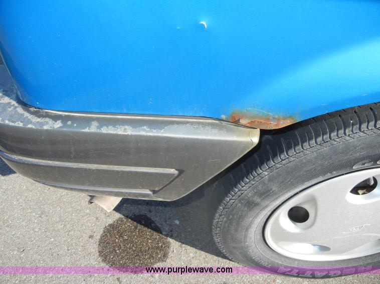 image for item D4018 1996 Ford Aerostar XLT mini van