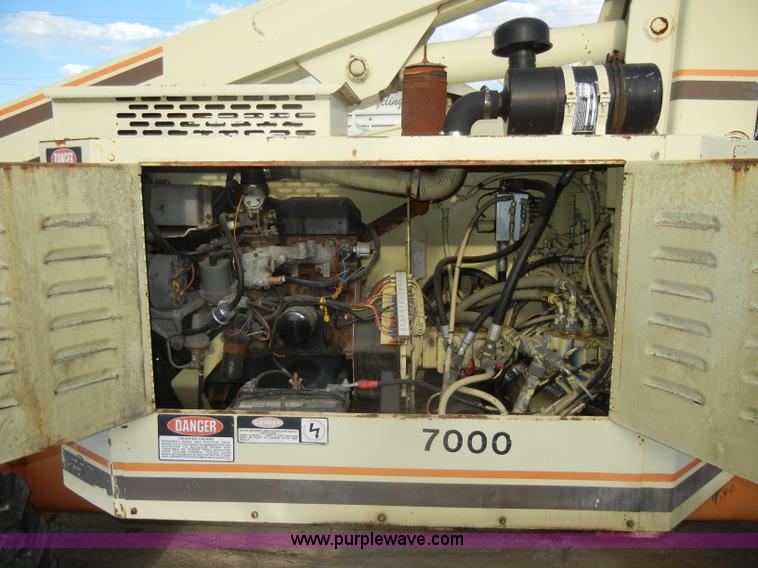 image for item D4019 1991 JLG 60HA TopGun self propelled boom lift