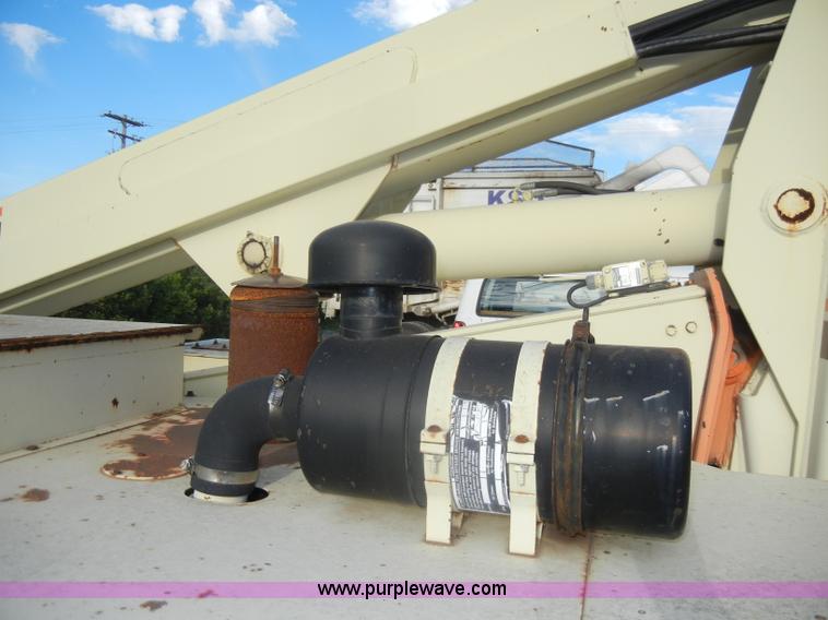 image for item D4019 1991 JLG 60HA TopGun self propelled boom lift