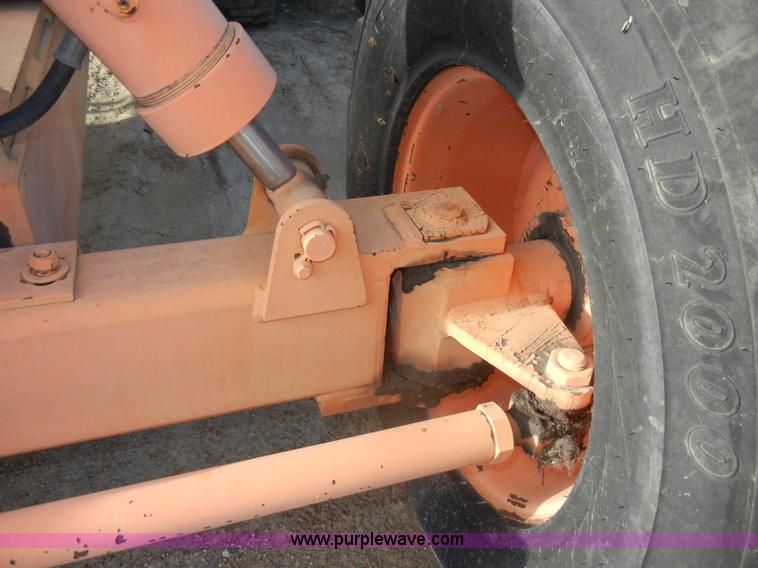 image for item D4019 1991 JLG 60HA TopGun self propelled boom lift