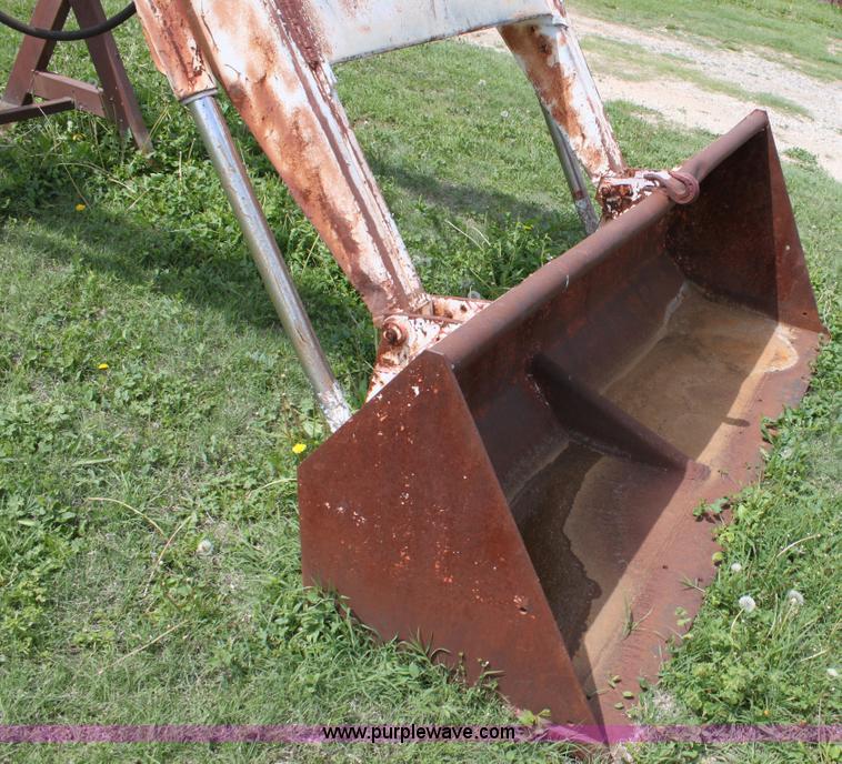 image for item D7692 Du-Al loader and bucket