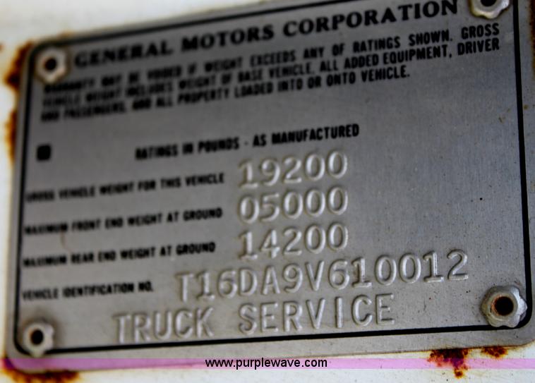 image for item D7697 1979 GMC 6000 flatbed dump truck