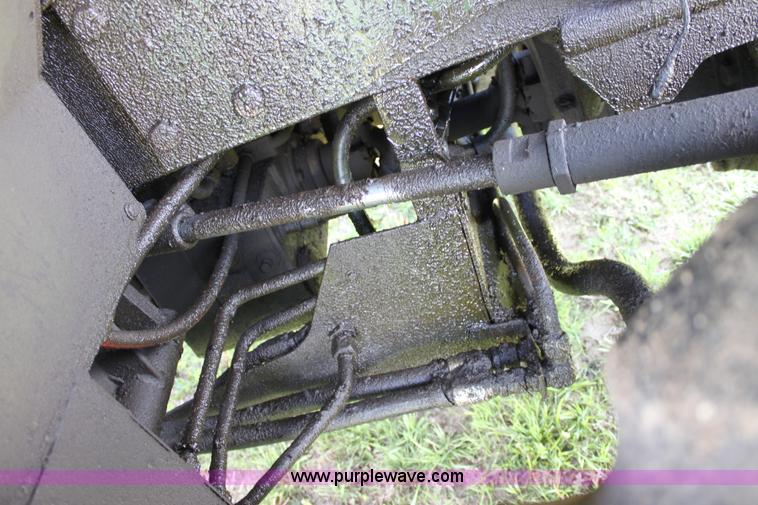 image for item D7698 Chrysler forklift