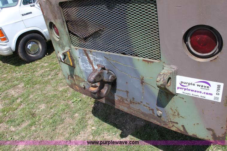 image for item D7698 Chrysler forklift