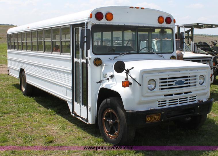 image for item D7699 1985 GM school bus