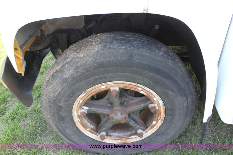 image for item D7699 1985 GM school bus