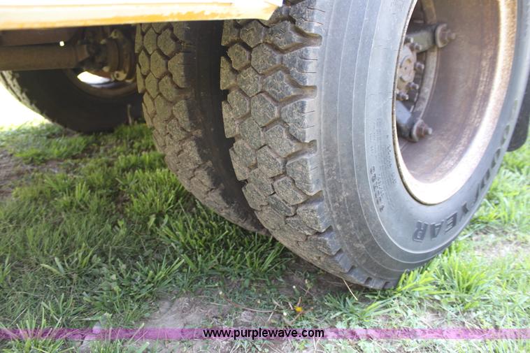 image for item D7699 1985 GM school bus