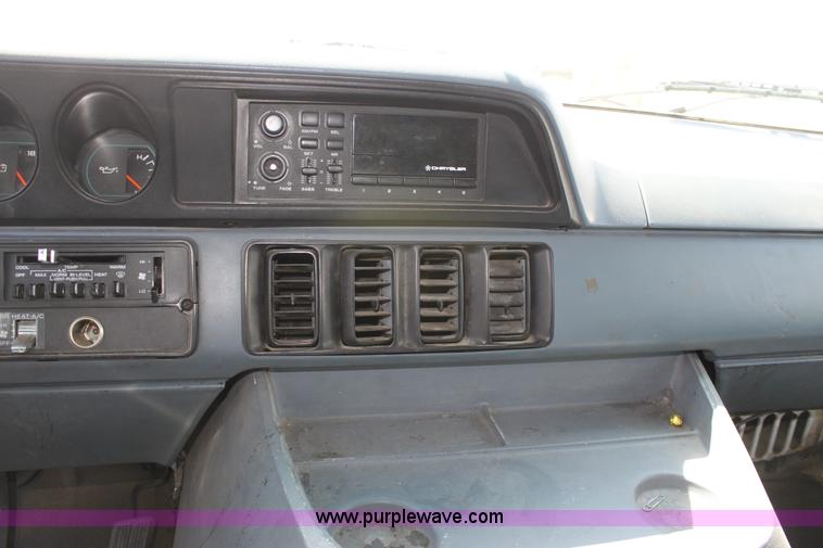 image for item D7700 1991 Dodge Ram B350 van