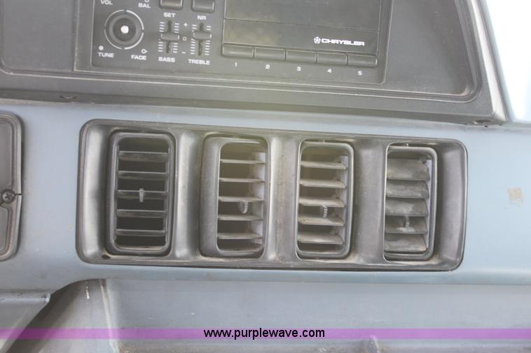 image for item D7700 1991 Dodge Ram B350 van