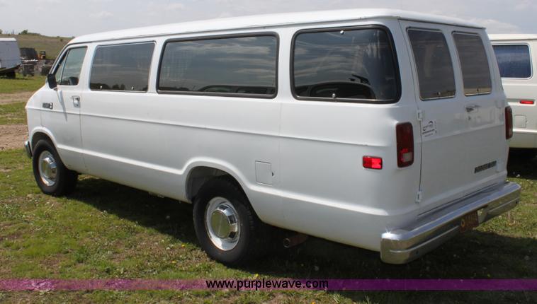 image for item D7701 1990 Dodge Ram B350 van