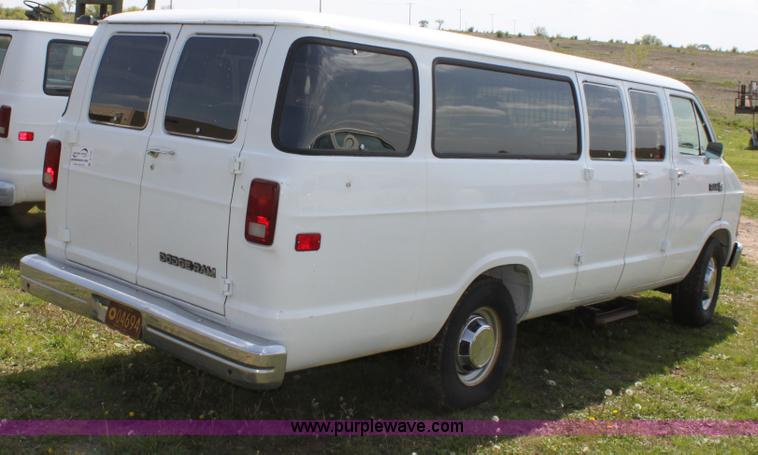 image for item D7701 1990 Dodge Ram B350 van