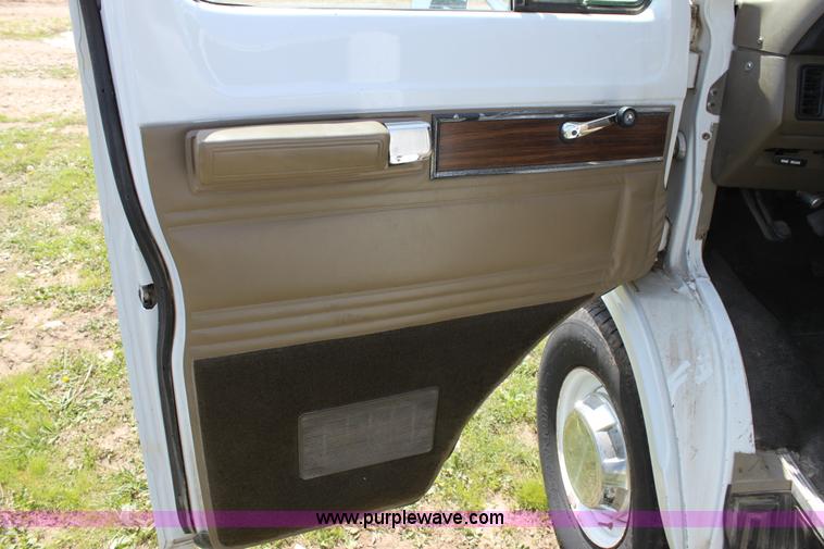 image for item D7701 1990 Dodge Ram B350 van