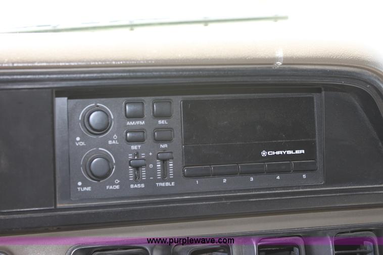 image for item D7701 1990 Dodge Ram B350 van