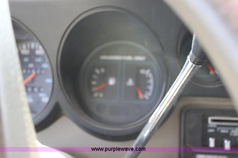 image for item D7701 1990 Dodge Ram B350 van