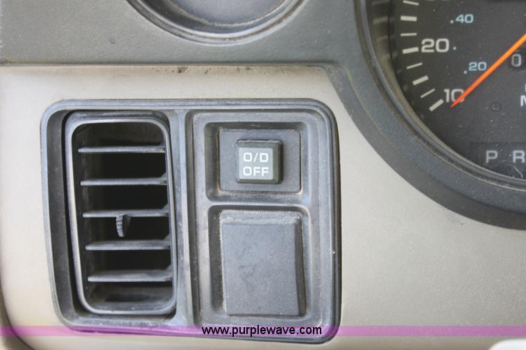 image for item D7701 1990 Dodge Ram B350 van