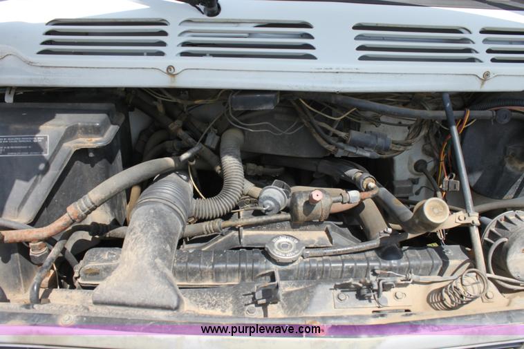 image for item D7701 1990 Dodge Ram B350 van