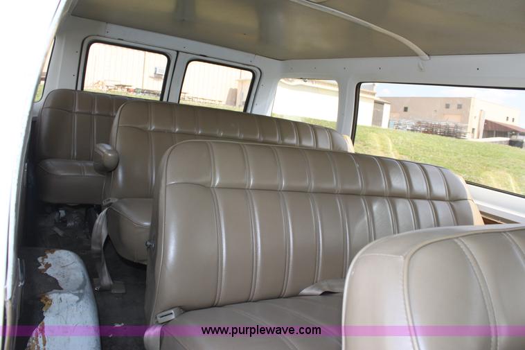 image for item D7701 1990 Dodge Ram B350 van