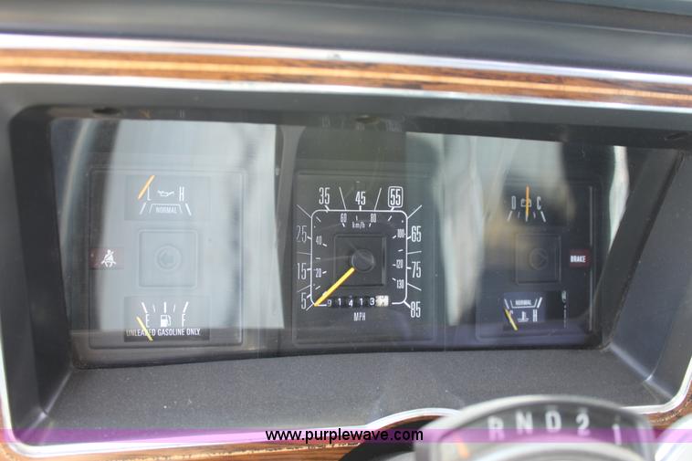 image for item D7702 1989 Ford E250 van