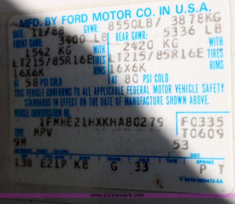 image for item D7702 1989 Ford E250 van