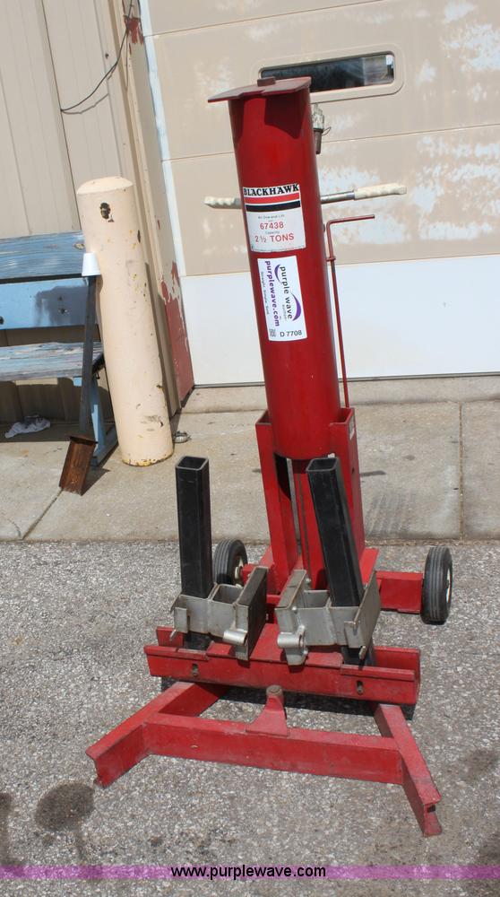 image for item D7708 Black Hawk 2.5 ton bumper jack