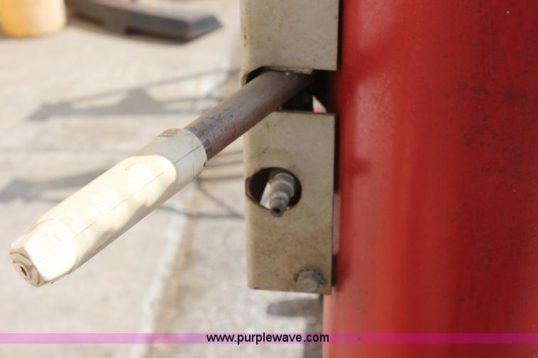 image for item D7708 Black Hawk 2.5 ton bumper jack