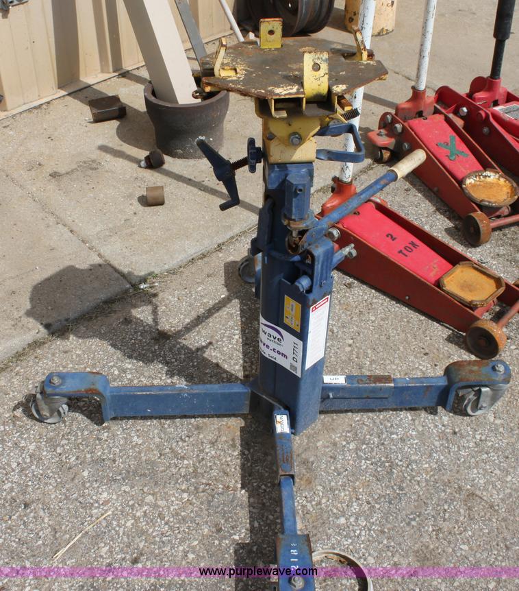 image for item D7711 Lincoln Series A 1,000 lb transmission jack