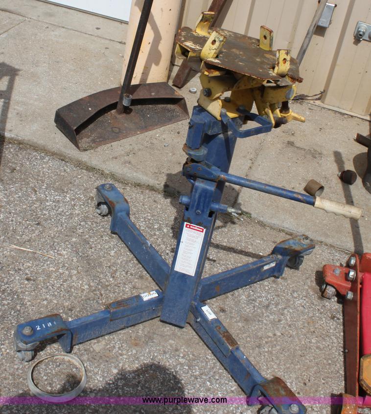 image for item D7711 Lincoln Series A 1,000 lb transmission jack