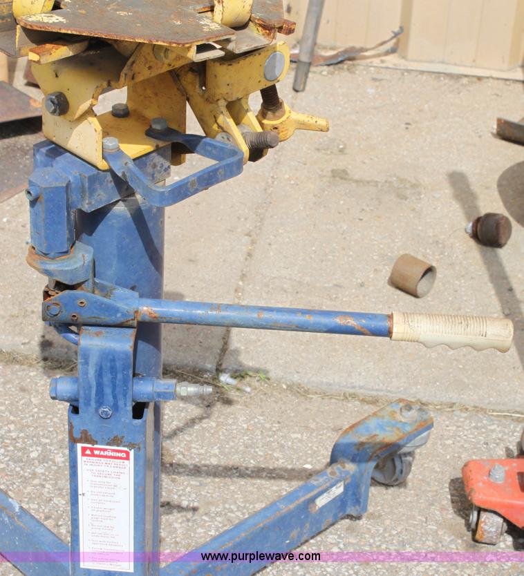 image for item D7711 Lincoln Series A 1,000 lb transmission jack