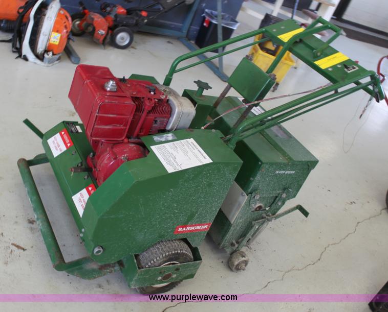 image for item D7713 Ransomes XR5200 seeder slicer