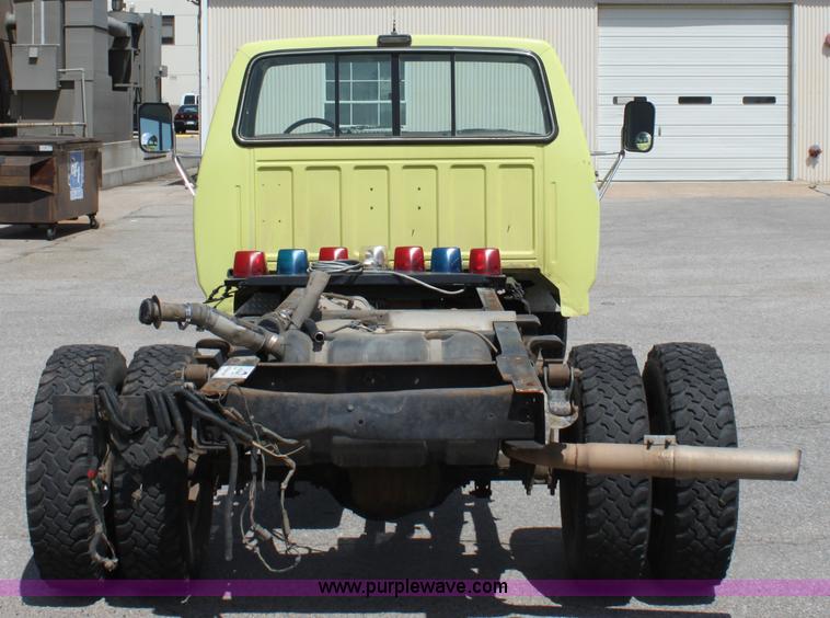 image for item D7802 1990 Ford F350 Custom cab and chassis