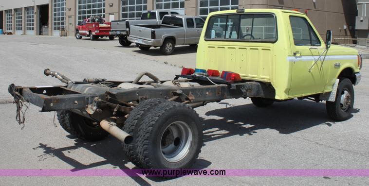 image for item D7802 1990 Ford F350 Custom cab and chassis