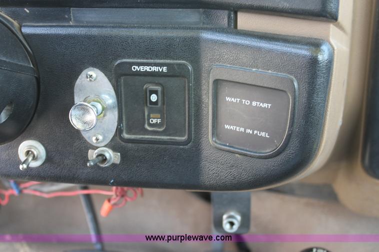 image for item D7802 1990 Ford F350 Custom cab and chassis