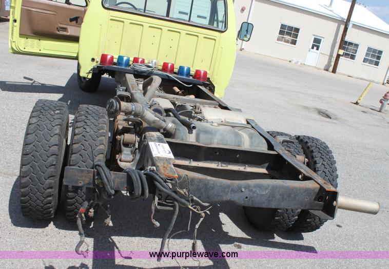 image for item D7802 1990 Ford F350 Custom cab and chassis