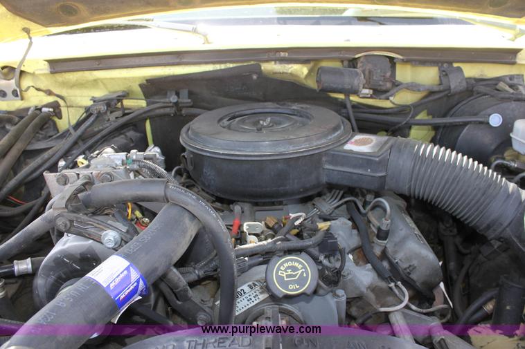 image for item D7802 1990 Ford F350 Custom cab and chassis