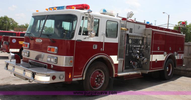 image for item D7805 1991 Pierce Tilt Cab Fire Engine