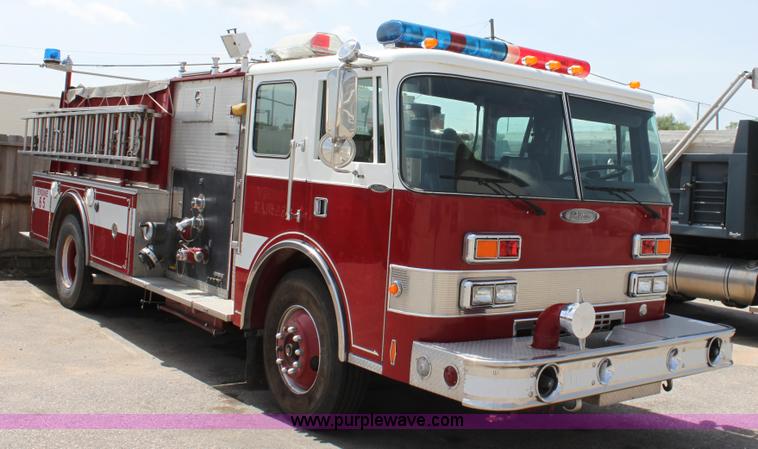 image for item D7805 1991 Pierce Tilt Cab Fire Engine