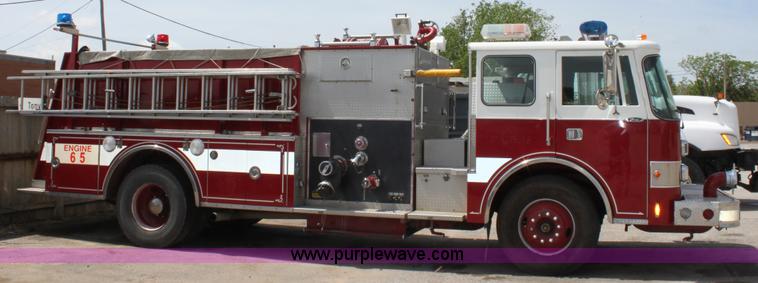 image for item D7805 1991 Pierce Tilt Cab Fire Engine