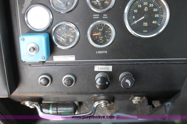 image for item D7805 1991 Pierce Tilt Cab Fire Engine