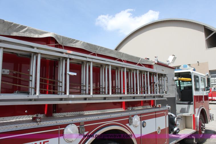 image for item D7805 1991 Pierce Tilt Cab Fire Engine