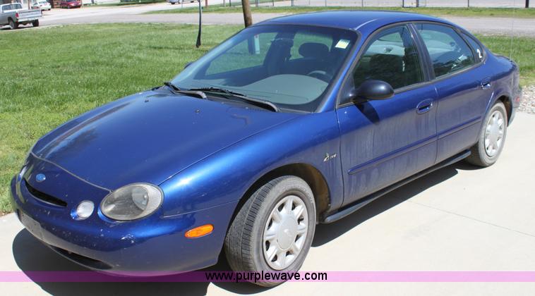 image for item D7809 1997 Ford Taurus GL
