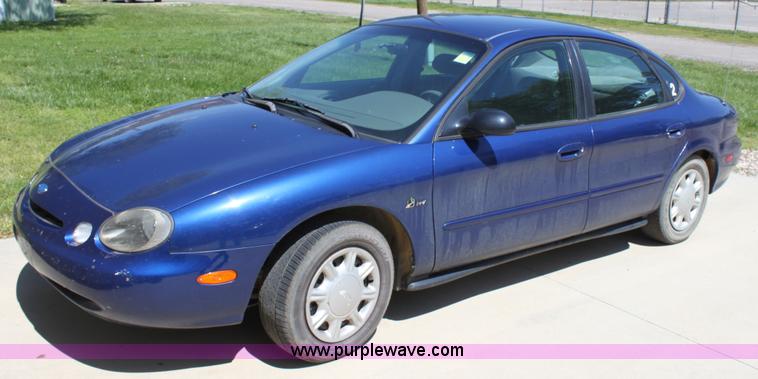 image for item D7809 1997 Ford Taurus GL