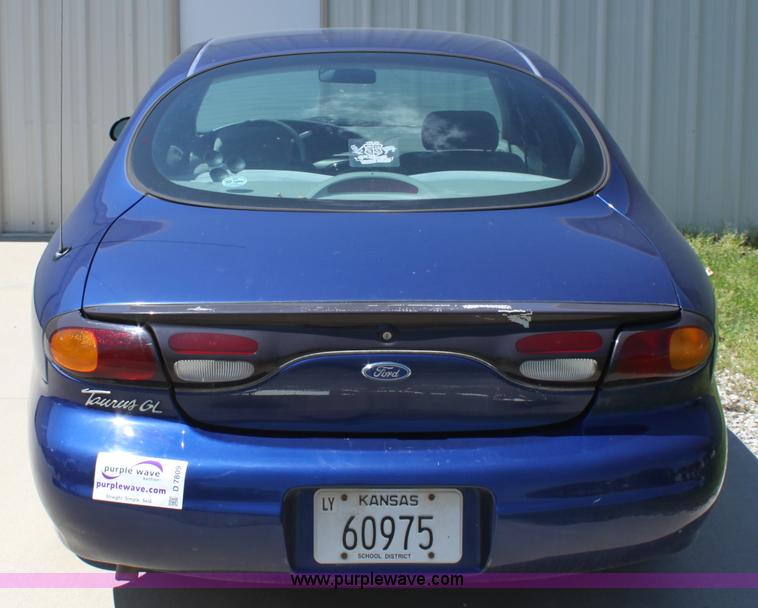 image for item D7809 1997 Ford Taurus GL