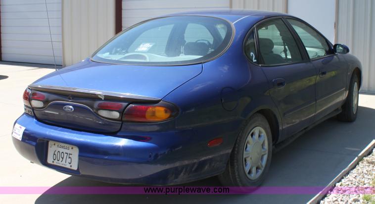 image for item D7809 1997 Ford Taurus GL