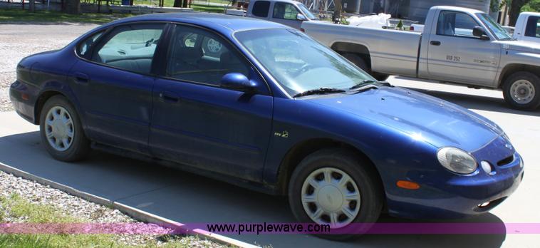 image for item D7809 1997 Ford Taurus GL